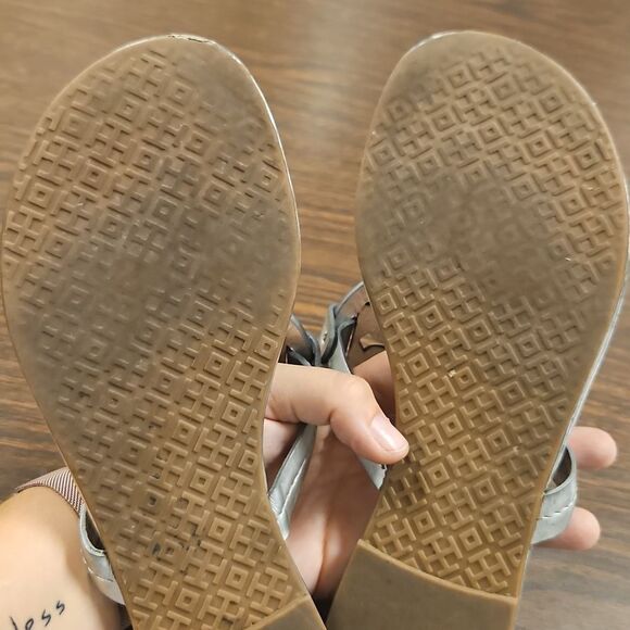 Tory Burch Miller Sandals Silver Metallic Logo Thong 9M - Picture 9 of 10